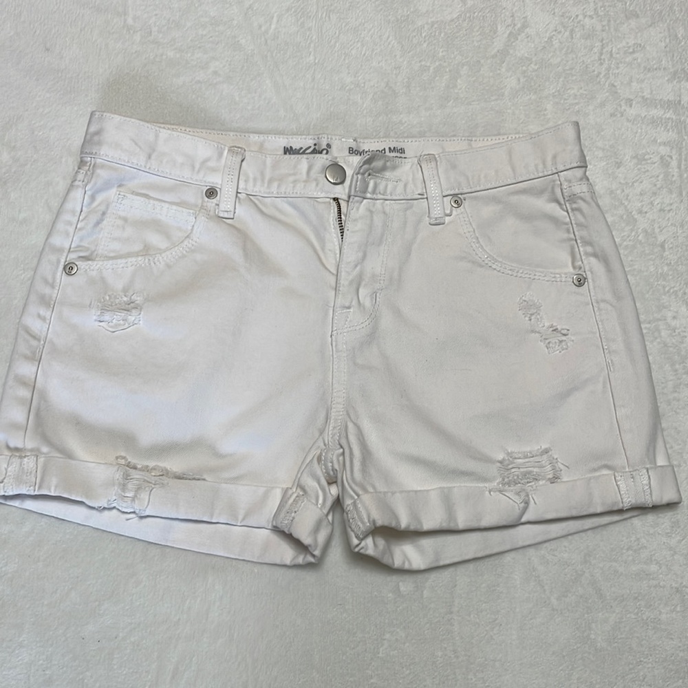 NWOT Messio  Boyfriend Shorts.